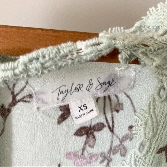 Taylor & Sage Floral Mint‎ Mini Dress - Picture 2 of 5